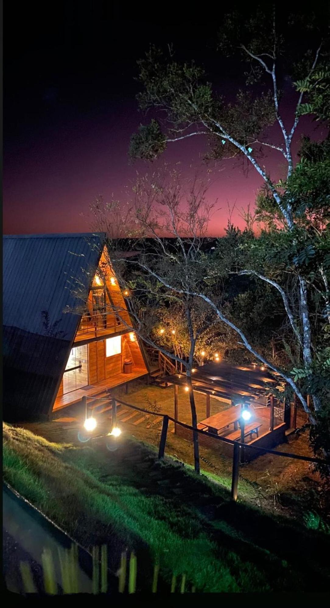 Chale Recanto - Ofuro, Banheira, Vista, Cachoeira E Lago Alexania Zewnętrze zdjęcie